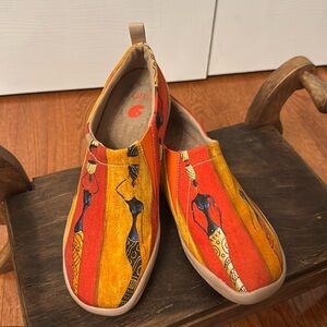 UIN Walking Travel Shoes